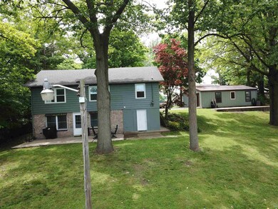 9668 N Hiawatha Ln, Syracuse, IN 46567 - photo 2