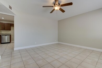 2433 W Gregory St-10