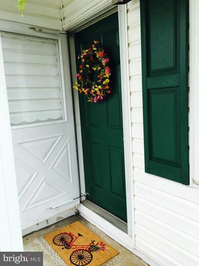 9309 Beowulf Cir, Rosedale, MD 21237 - photo 3