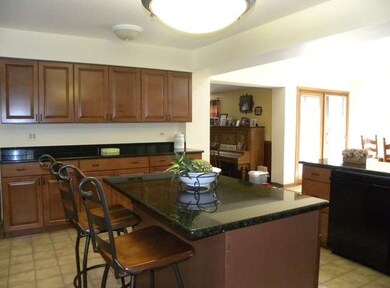 3309 Plum Grove Dr, Rolling Meadows, IL 60008 - photo 4