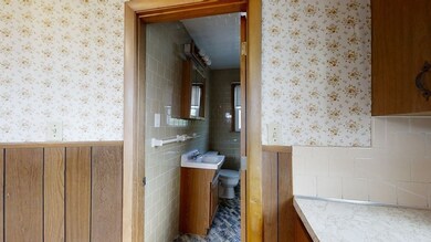 8 Bradford St unit 3, Taunton, MA 02780 - photo 6