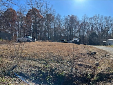 207 Craver Dr, Midway, NC 27107 - photo 2