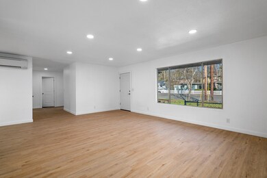 1326NWWGilbertWay-008