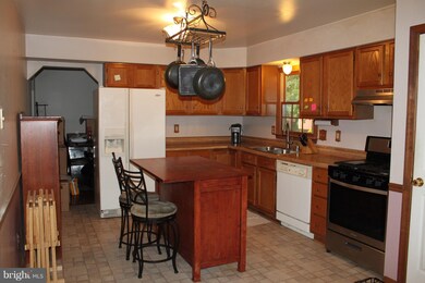 10415 Chesterwood Dr, Spotsylvania, VA 22553 - photo 5