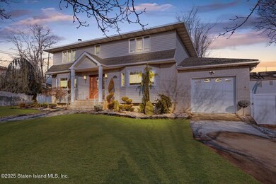 1527 Woodrow Rd, Staten Island, NY 10309 - photo 3