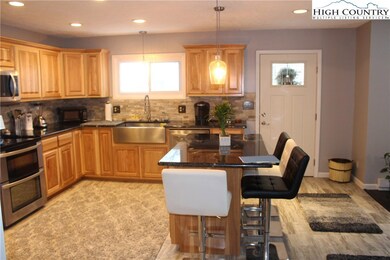 1238 Cloudrise Ln, Banner Elk, NC 28604 - photo 6