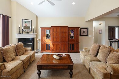 RealTourCast - L Heiskell - Carolyn (6 o