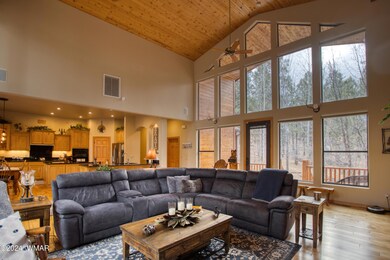 005_Living Room