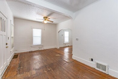 1816 J St SW, Cedar Rapids, IA 52404 - photo 4