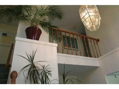 Entry/Foyer.
