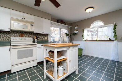 2 Paul Ct, Troy, NY 12182 - photo 3