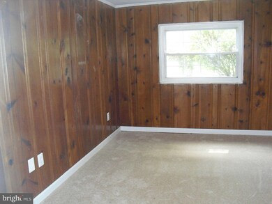 10906 Maple St, Fairfax, VA 22030 - photo 4