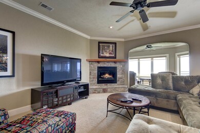 RV 204 Living room