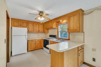7 Riley St, Easthampton, MA 01027 - photo 4