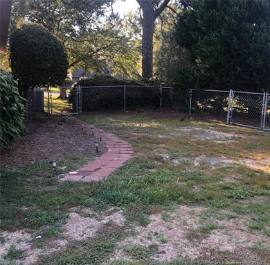 2633 Edmonton Rd, Fayetteville, NC 28304 - photo 6