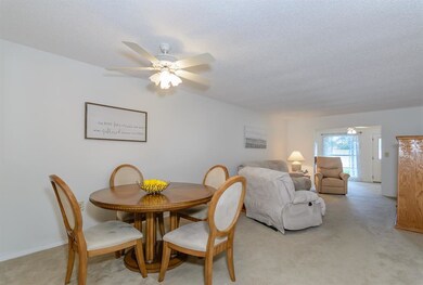 Dining room/ Living Room