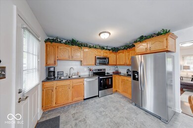 517 S 4th Ave, Beech Grove, IN 46107 - photo 7