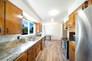 2470 Belladonna St, Redding, CA 96002 - photo 5