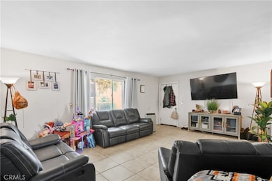 563 W Main St, San Jacinto, CA 92583 - photo 2