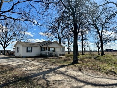 644 N White Oak Rd, Colcord, OK 74338 - photo 2