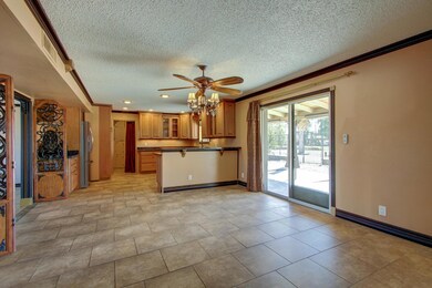 006_Dining Room To Kitchen
