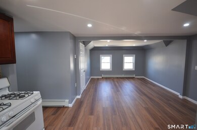 70 Westfield Ave unit 3rd Fl, Bridgeport, CT 06606 - photo 3