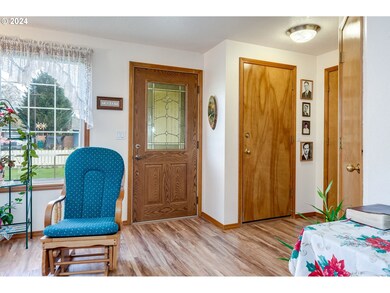 711 S Willamette St, Newberg, OR 97132 - photo 7