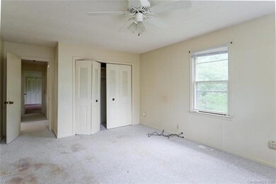 210 E Wynnbrook Dr, Hendersonville, NC 28792 - photo 3