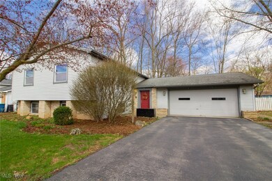 1159 Timbercrest St, Youngstown, OH 44505 - photo 2