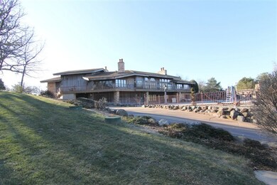 5454 Whalen Rd, Fitchburg, WI 53575 - photo 3