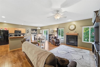 6034 Sheffield Cir, Johnston, IA 50131 - photo 6