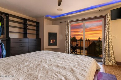 1310 Cave Rock Bedroom Sky