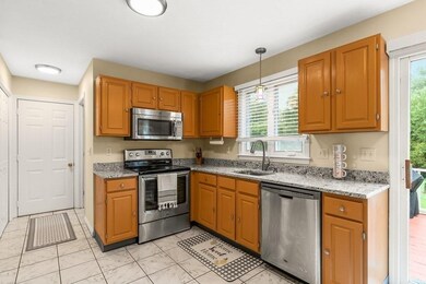 31 Colleens Way, Attleboro, MA 02703 - photo 7