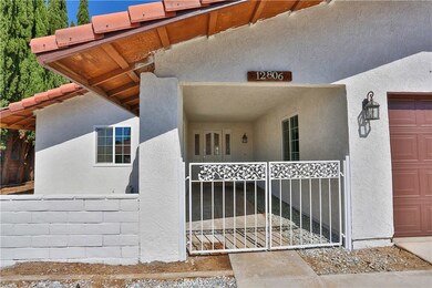 12806 Fairway Rd, Victorville, CA 92392 - photo 4