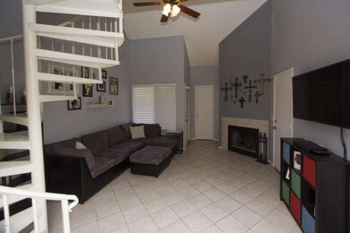 4 Family Room Alt View