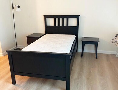 13L Living1