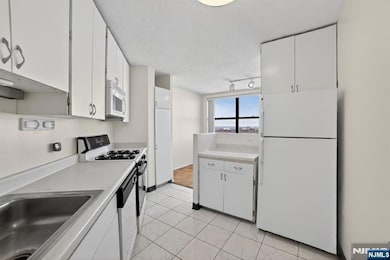 The Galaxy Towers unit 42B, West New York, NJ 07093 - photo 6