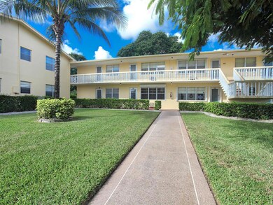 73 Windsor D, West Palm Beach, FL 33417 - photo 3