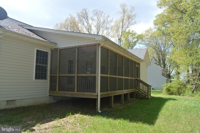 111 Mimosa Ave, Colonial Beach, VA 22443 - photo 2