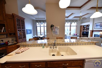 3922 SW Clarion Park Dr, Topeka, KS 66610 - photo 7