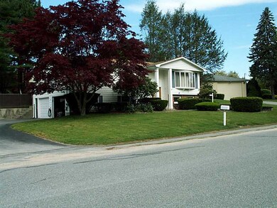 32 Roger Williams Dr, Greenville, RI 02828 - photo 2