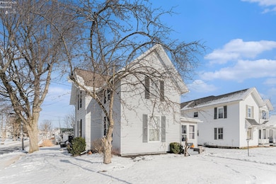 135 W Grant St, Clyde, OH 43410 - photo 2