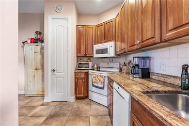 1855 Bridgepointe Cir unit 23, Vero Beach, FL 32967 - photo 6