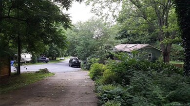 View from driveway looking down the street-quiet dead end road.  5 Minute walk to park!
