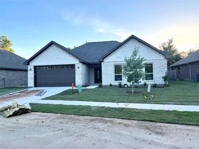 1127 Vintage Ave, Gainesville, TX 76240 - photo 2