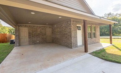924 W Day St, Denison, TX 75020 - photo 3