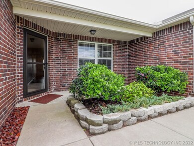 2705 W El Dorado St, Broken Arrow, OK 74011 - photo 2