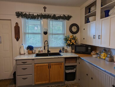 562 1st Ave, Berlin, NH 03570 - photo 5