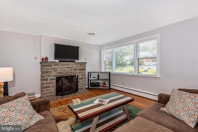 6522 Sunset Dr, Sykesville, MD 21784 - photo 5