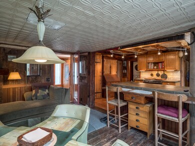 2668 Main St-4